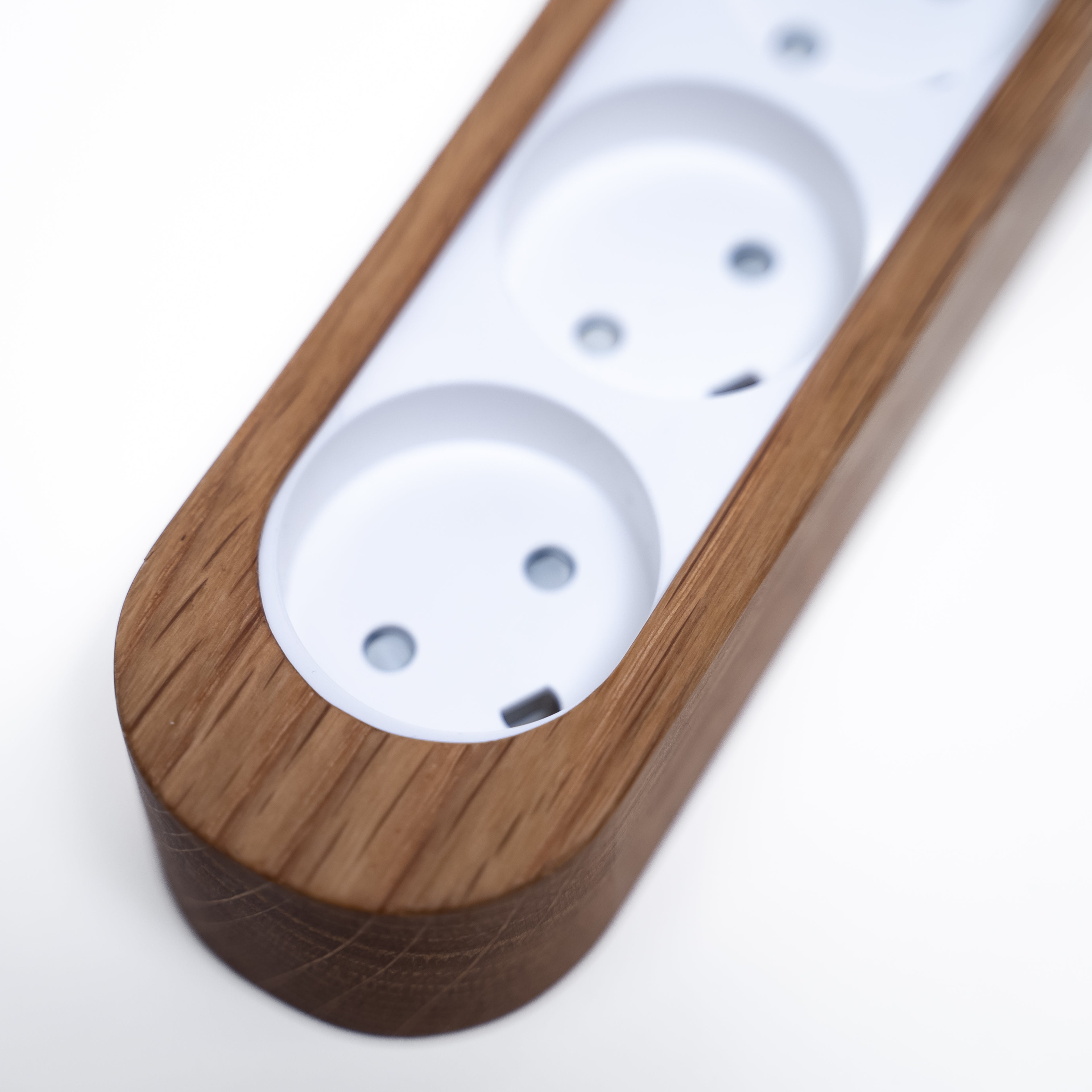 Power strip - Oak