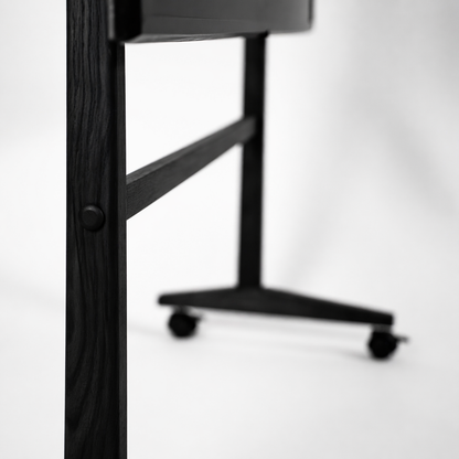 sika-tv-stander-sort-detalje.jpg